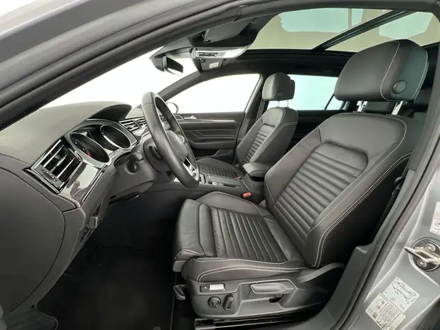 Volkswagen Passat view 7