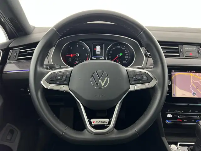 Volkswagen Passat view 15