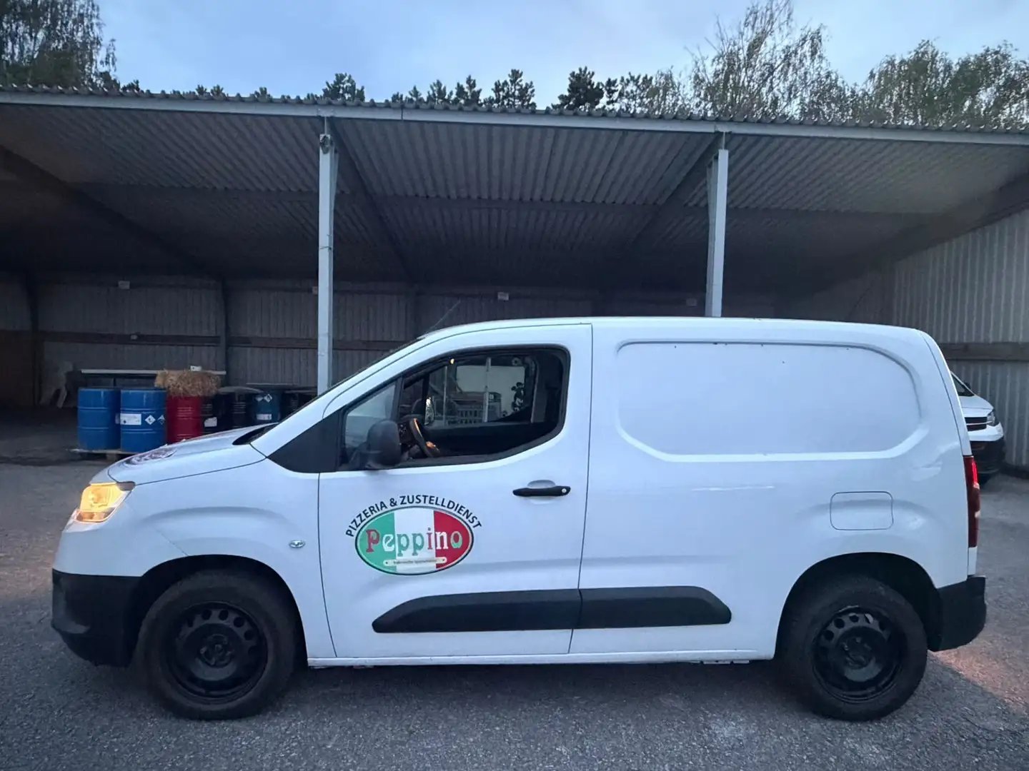 Toyota Proace City Pro Ace Kastenwagen 1,2 110 L1 Basis Weiß - 1