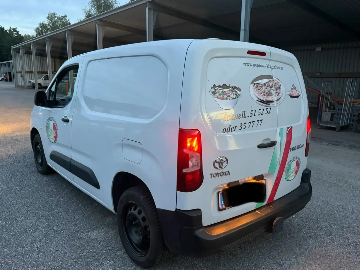 Toyota Proace City Pro Ace Kastenwagen 1,2 110 L1 Basis Weiß - 2