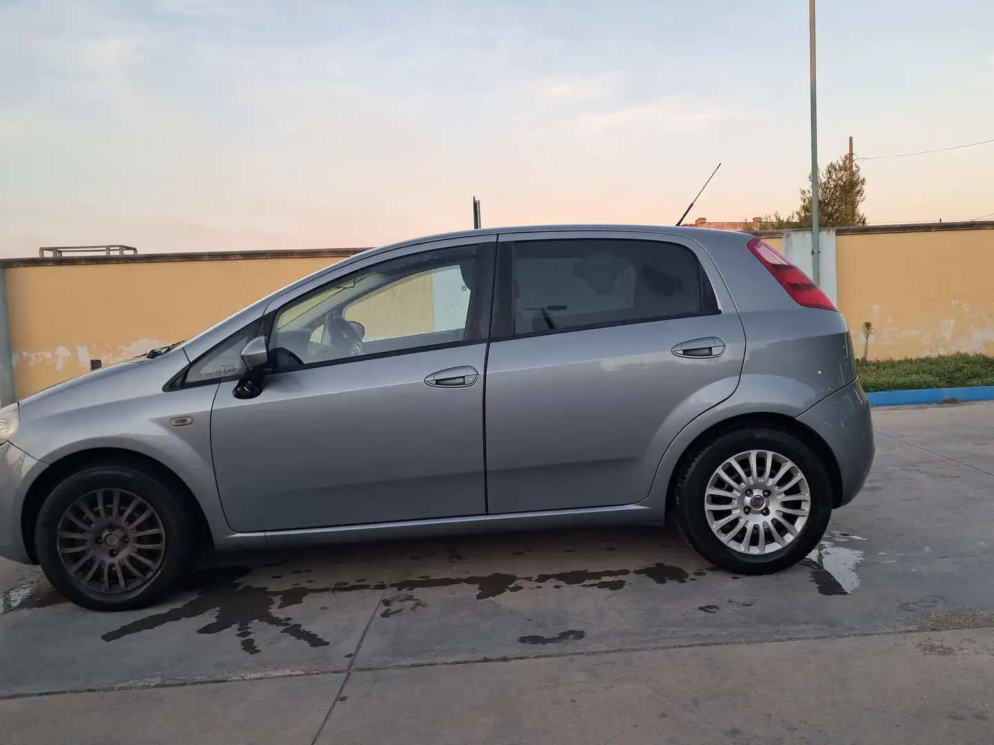 Fiat Grande Punto Grande Punto 5p 1.3 mjt Gris - 2