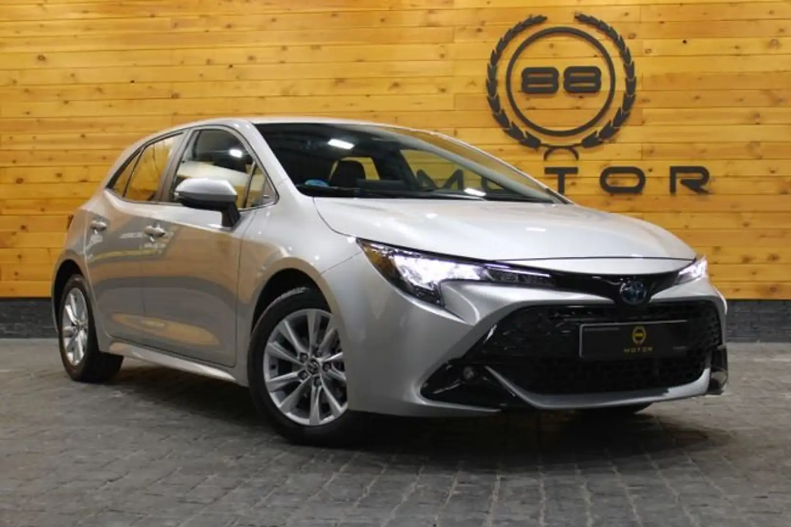 Toyota Corolla 140H Active Plus Gris - 1