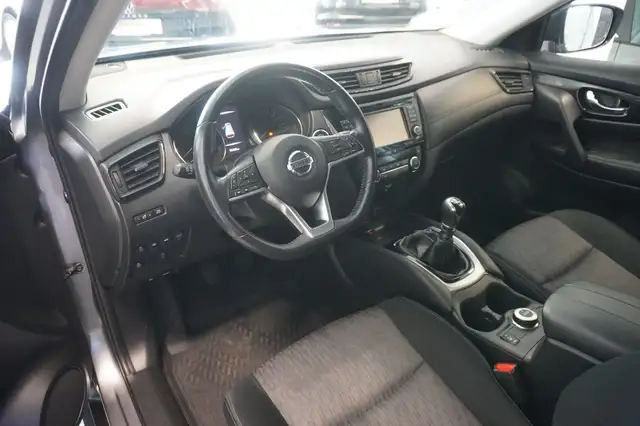 Nissan X-Trail view 7