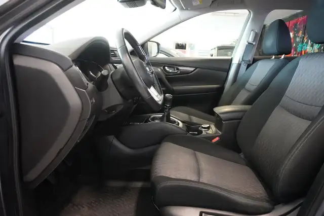 Nissan X-Trail view 8