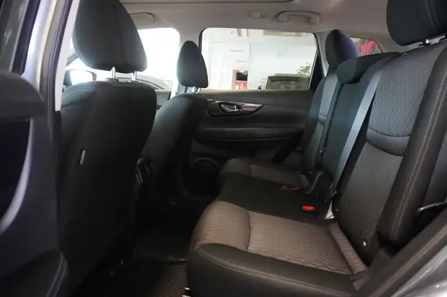 Nissan X-Trail view 10