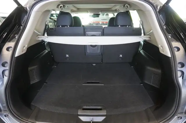 Nissan X-Trail view 11