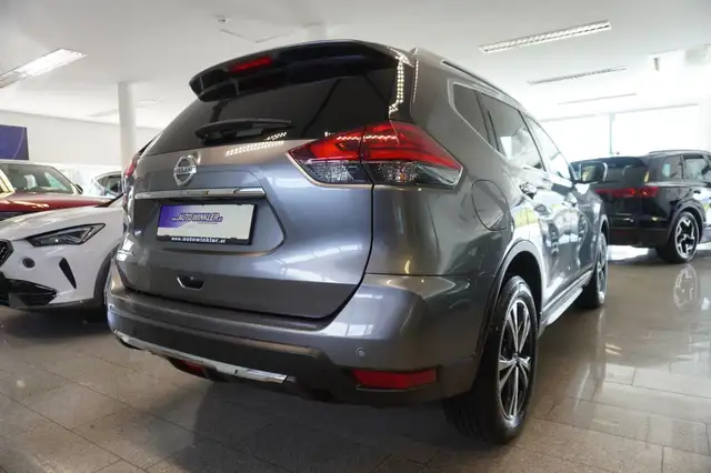 Nissan X-Trail view 5
