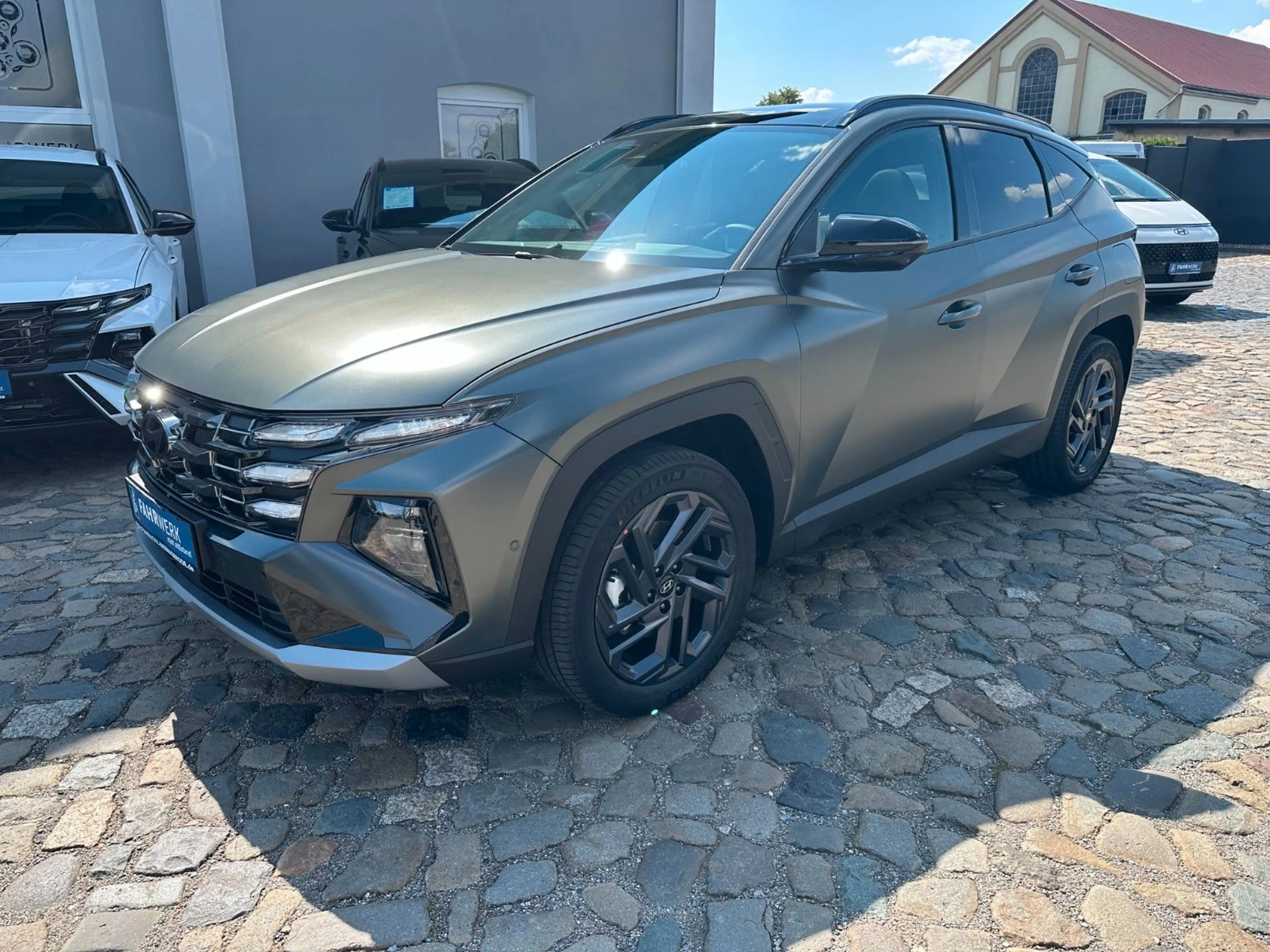 Hyundai TUCSON 1.6 T-GDi HEV 2WD Md. Shadow Sonderlack — photo 2