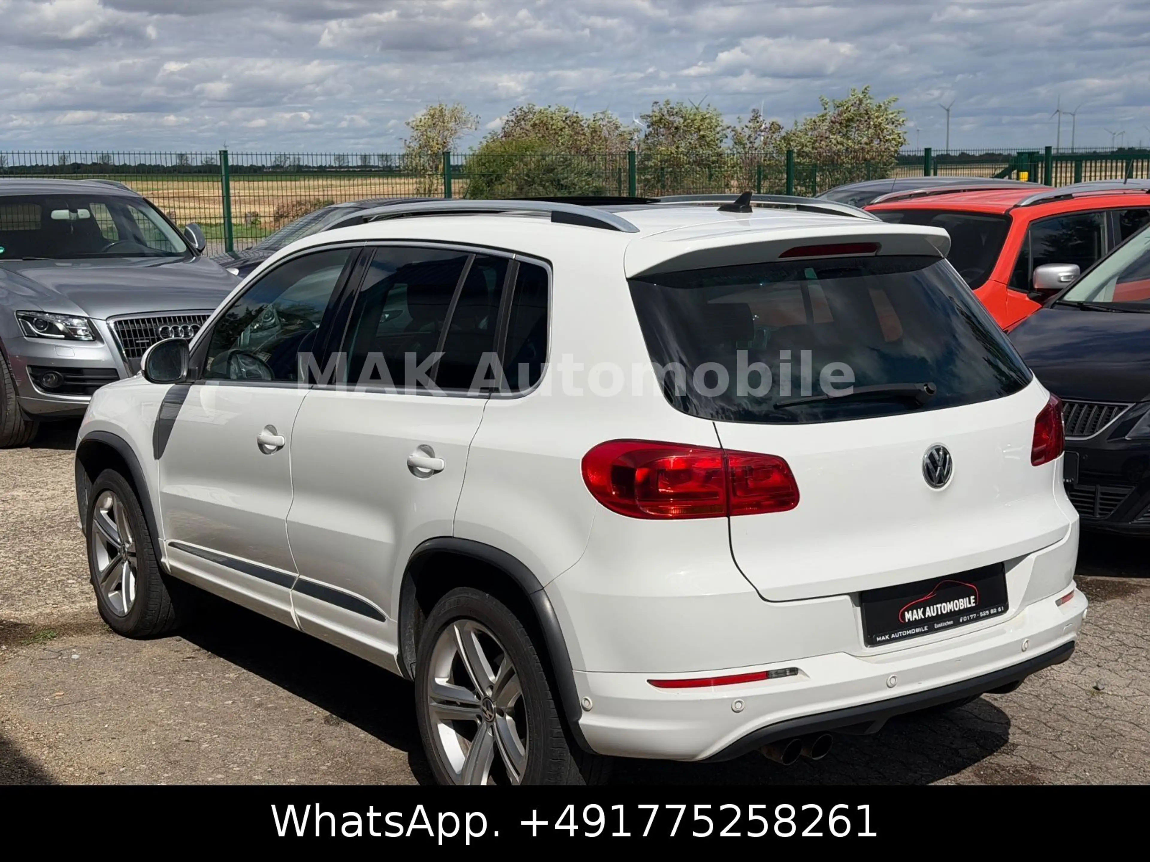 Volkswagen Tiguan 2.0 TDI R-Line DSG 4x4 Pano — photo 11