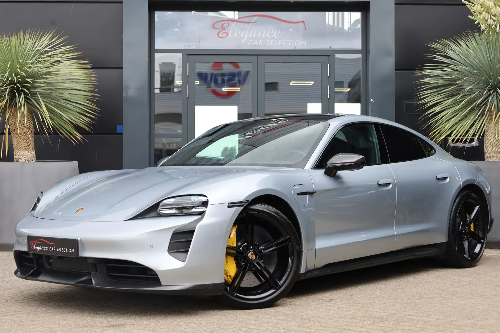 Porsche Taycan Turbo S 761pk Panoramadak/Burmester/SportChrono Szary - 1