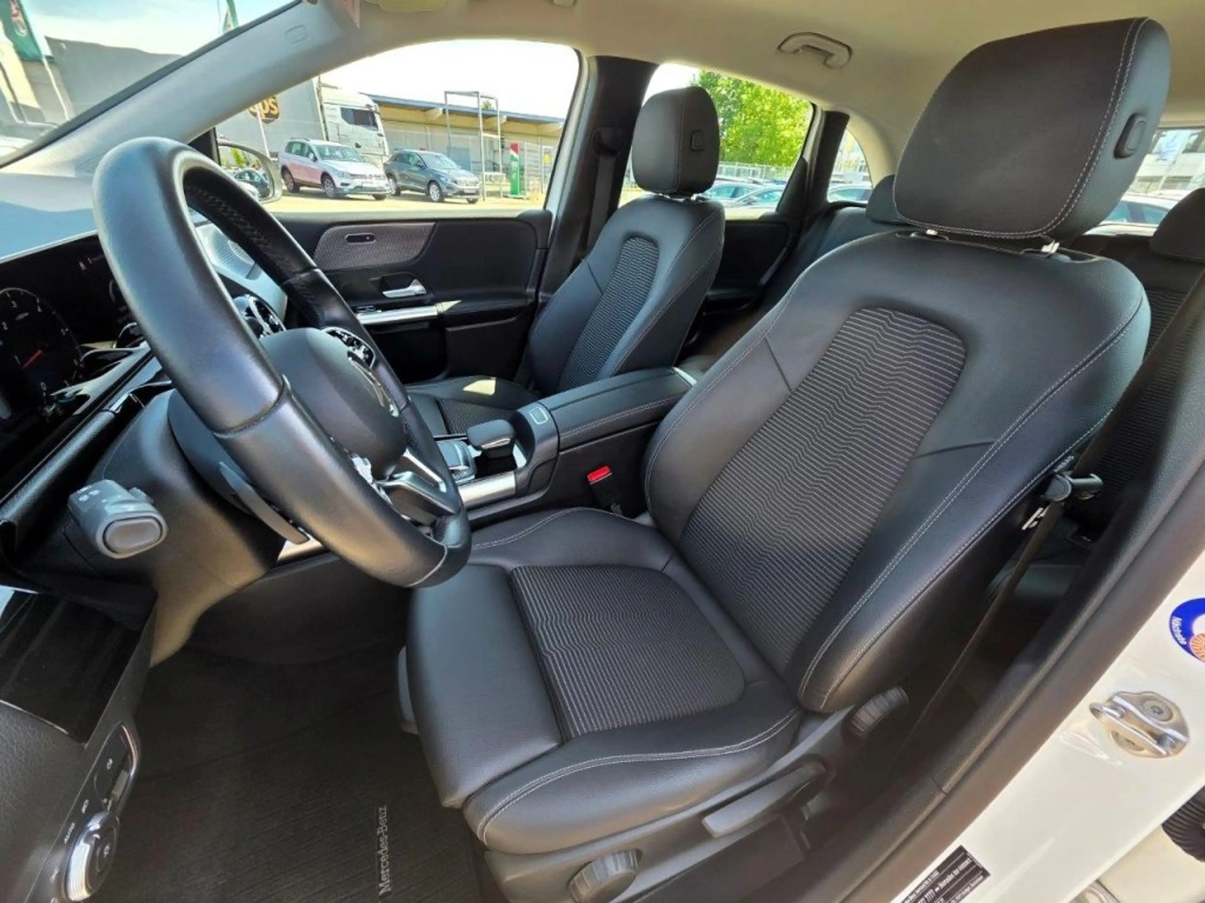 Mercedes-Benz B 200 d 8G-DCT Progressive — photo 9