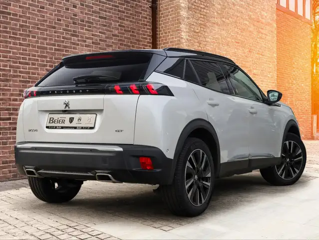 Peugeot 2008 view 4