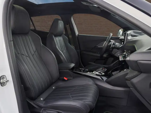 Peugeot 2008 view 9