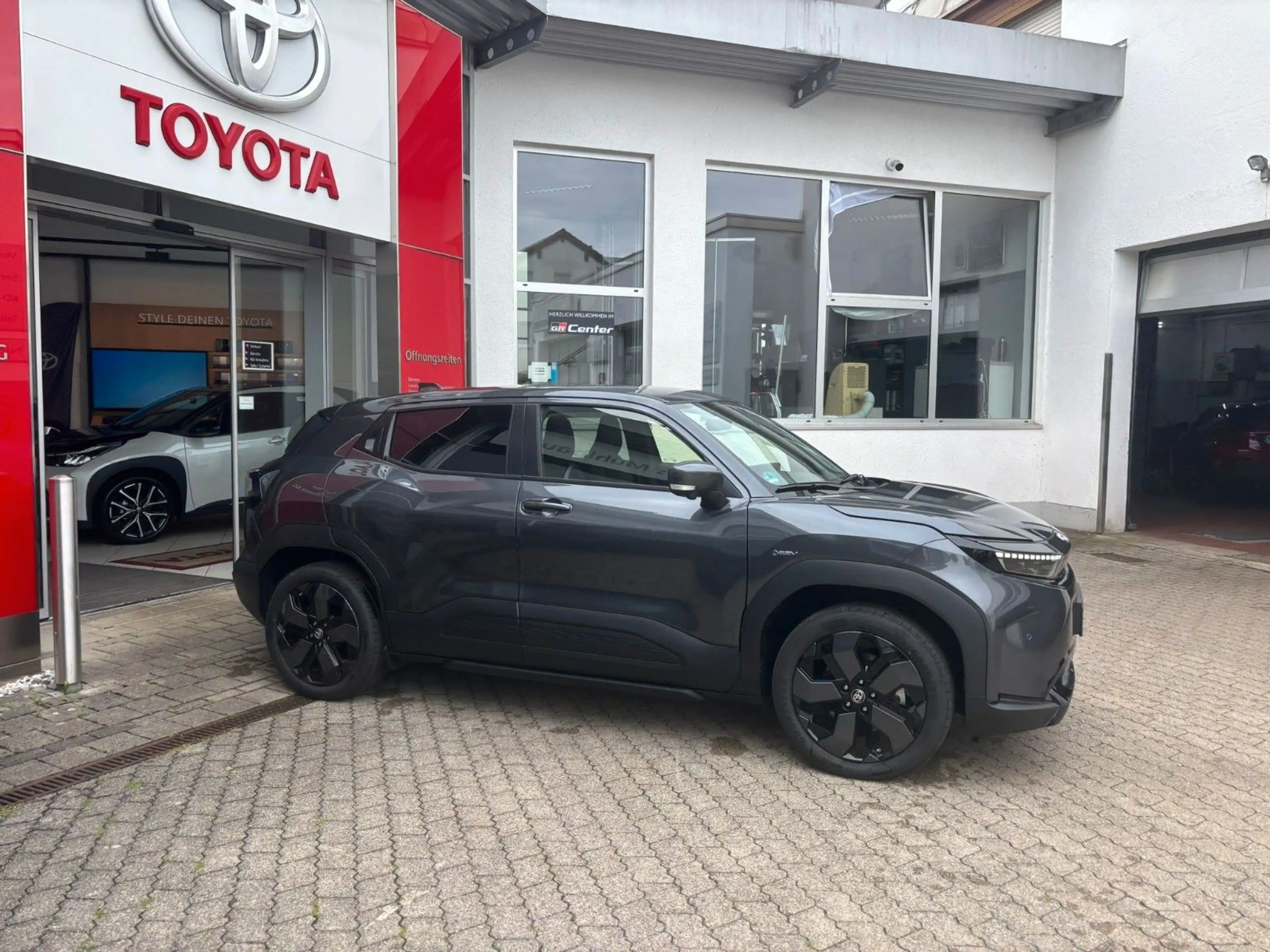 Toyota Urban Cruiser 61 kWh Lounge — photo 5