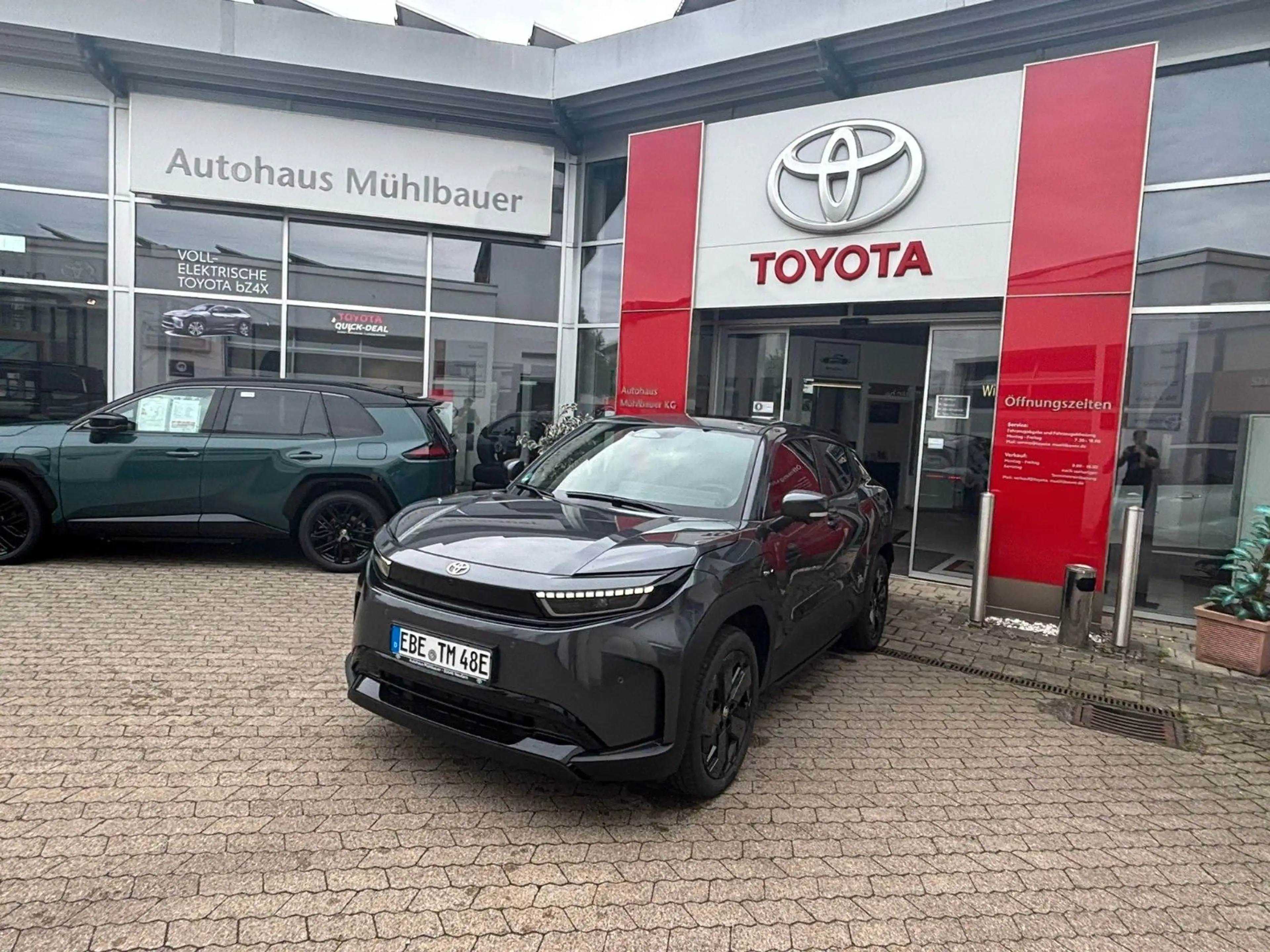 Toyota Urban Cruiser 61 kWh Lounge — photo 8
