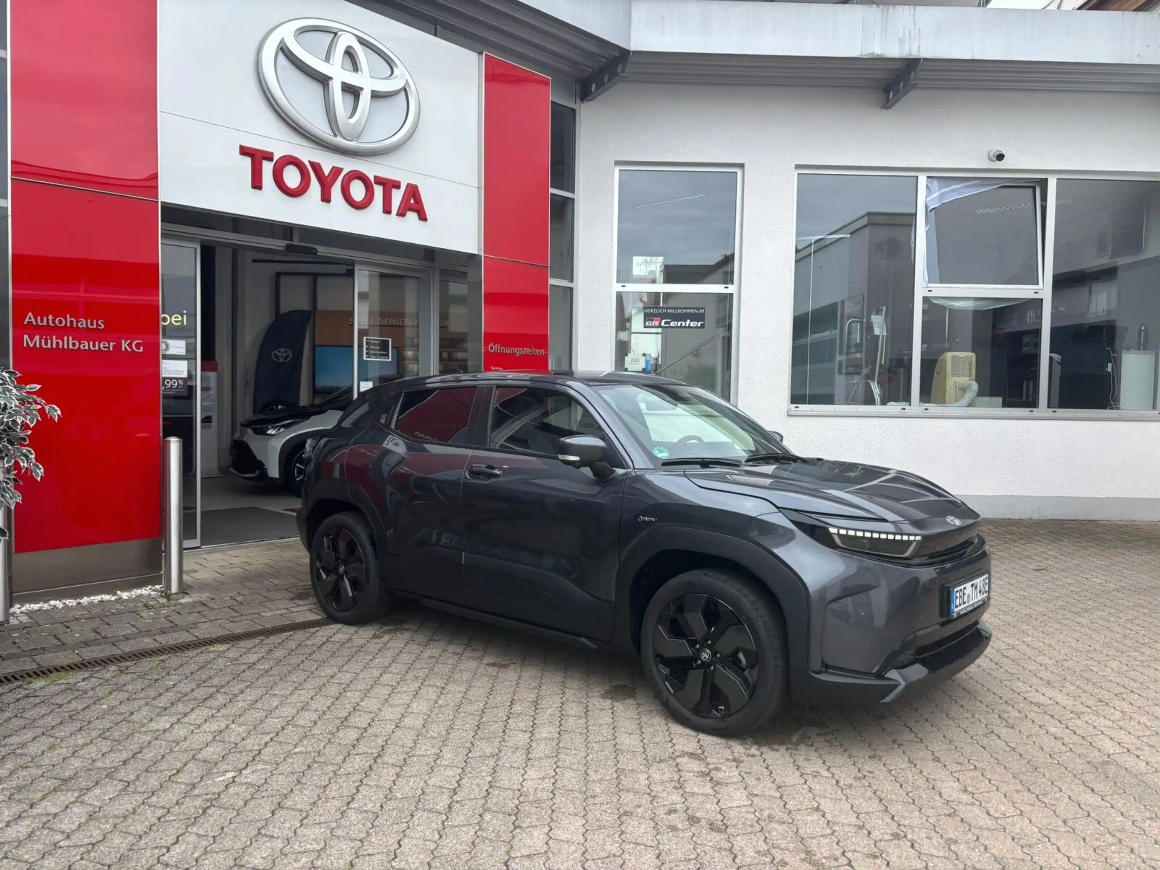 Toyota Urban Cruiser 61 kWh Lounge — photo 4