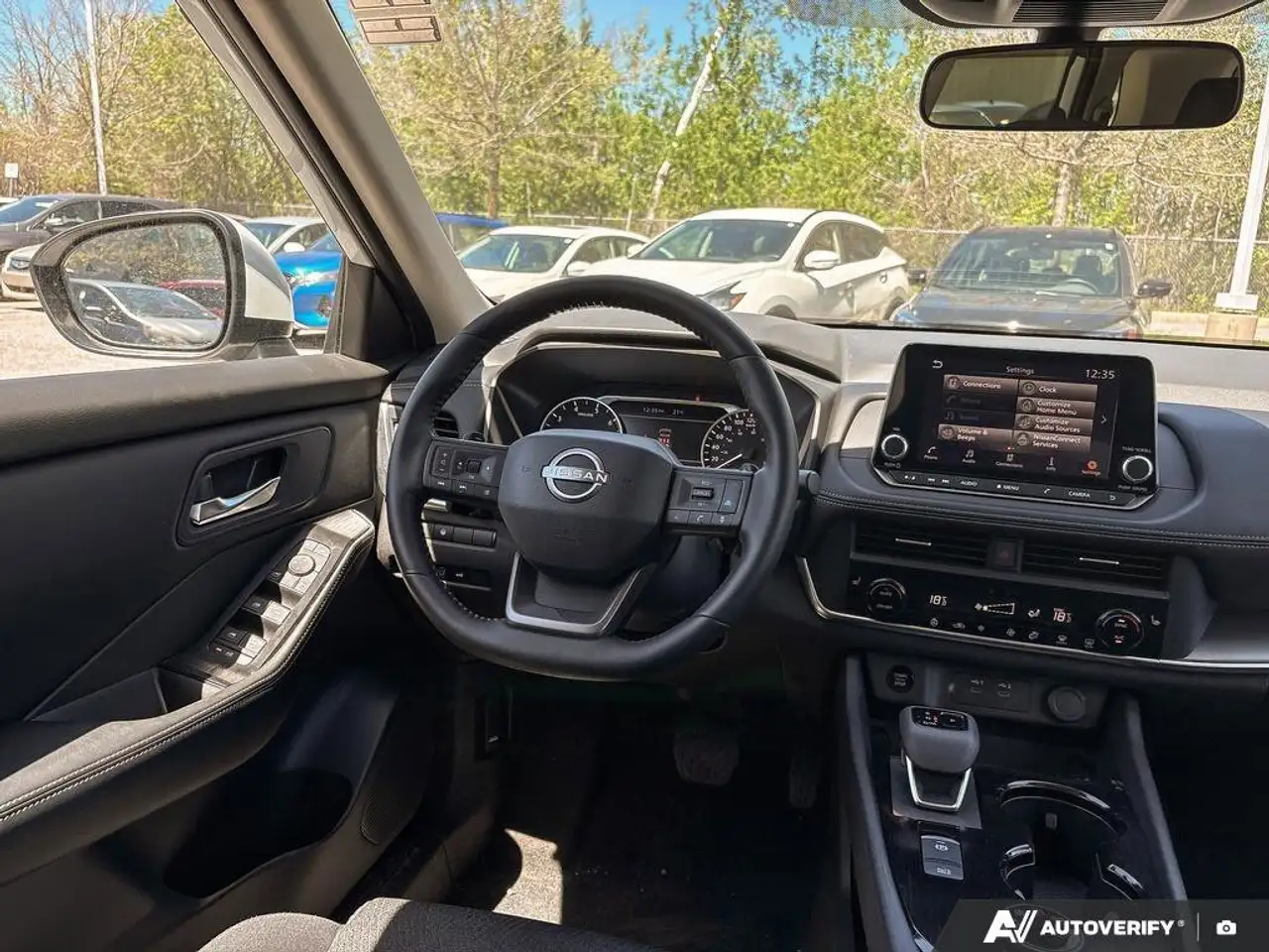 Nissan Rogue снимка Nissan Rogue
