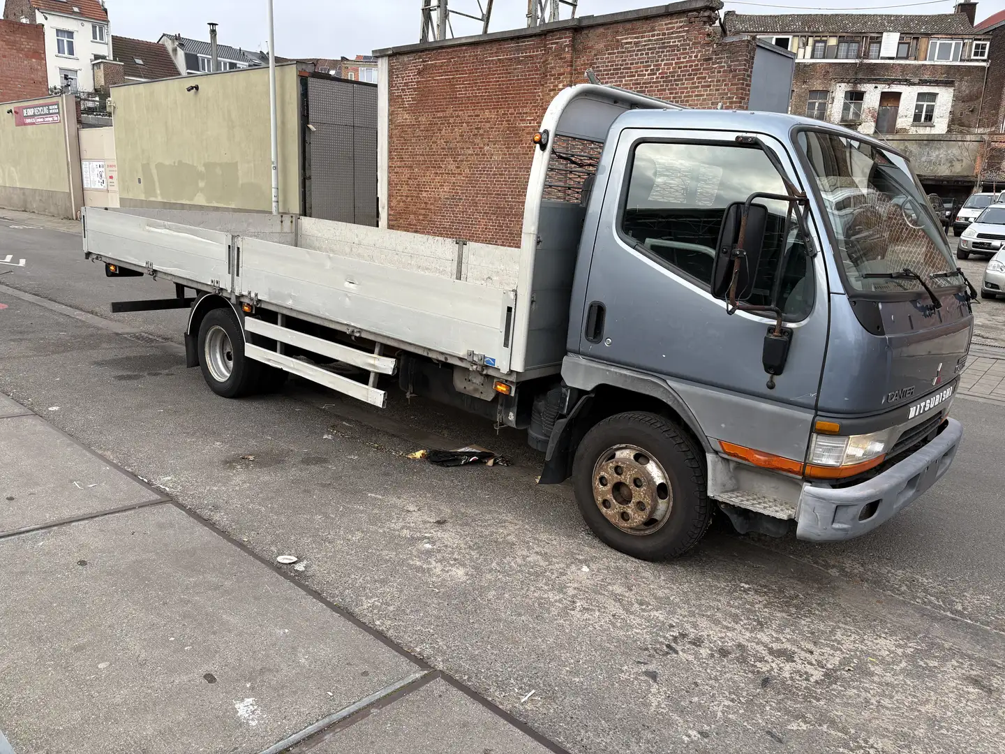 Mitsubishi Canter 3.900 - 2
