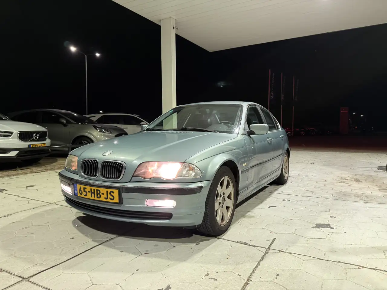 BMW 330