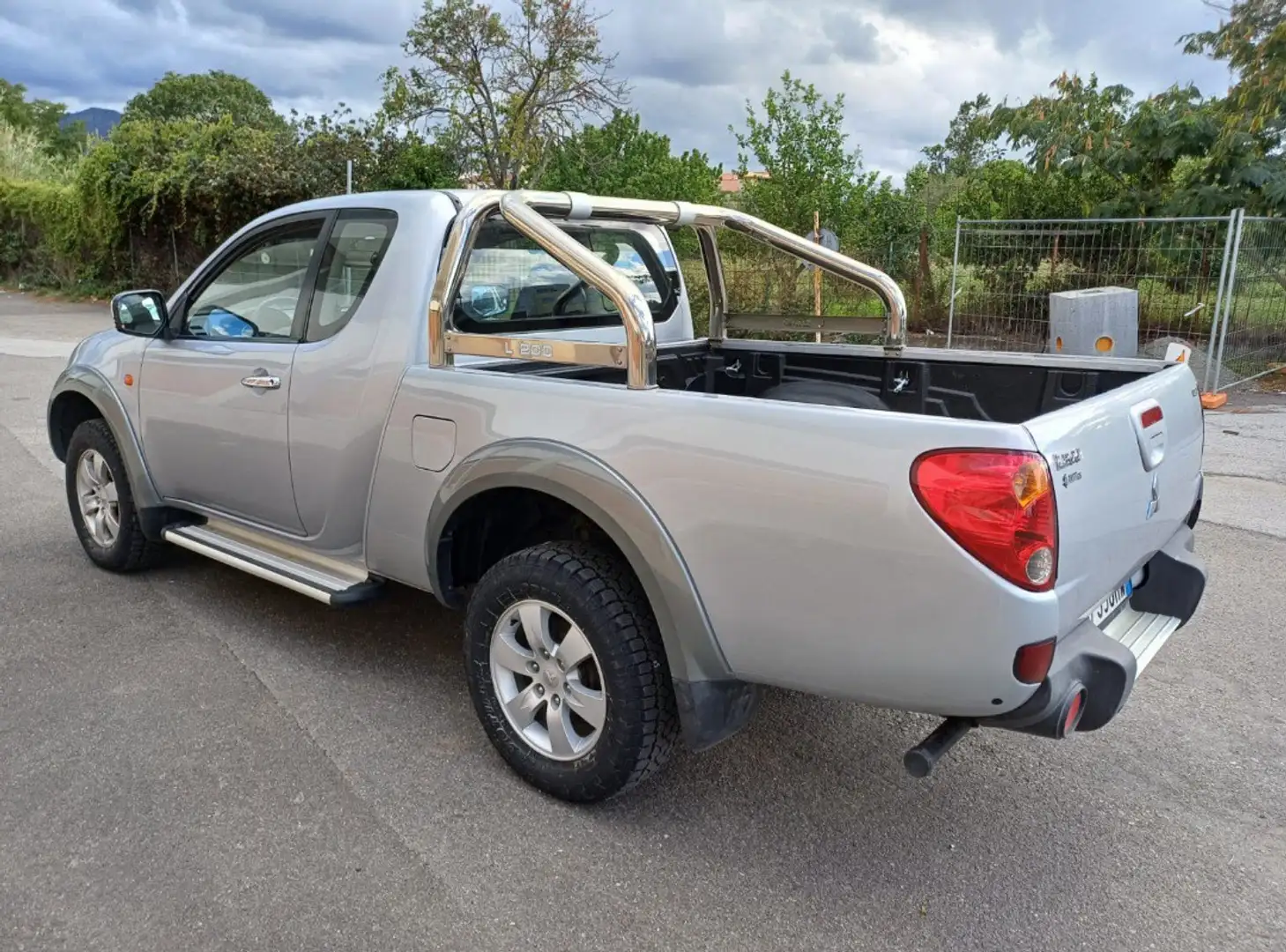 Mitsubishi L200 s.cab 2.5 di-d Inform - 2