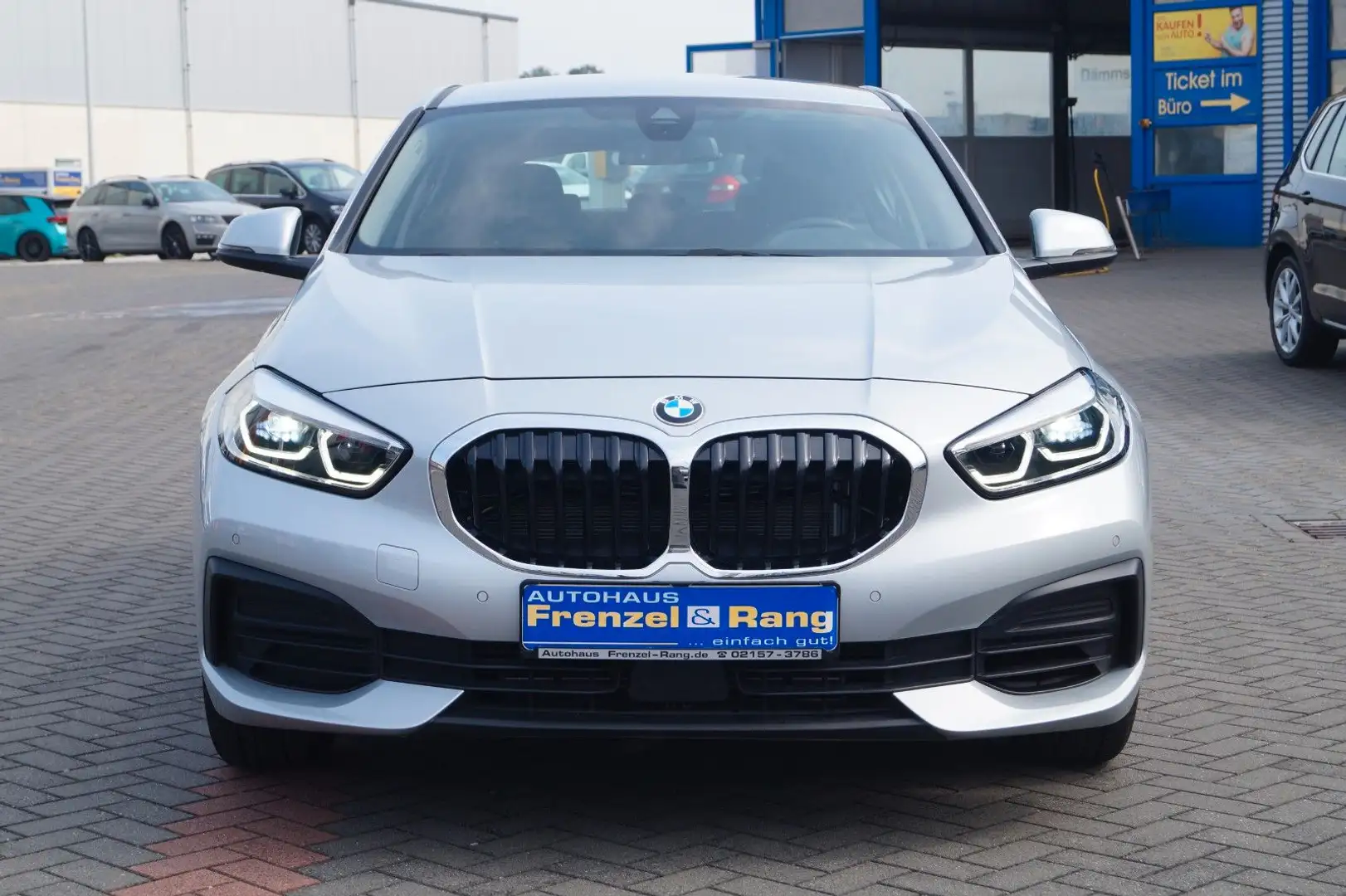 BMW 118 i Advantage Automatik *LED*PDC*1. Hand* Silber - 2