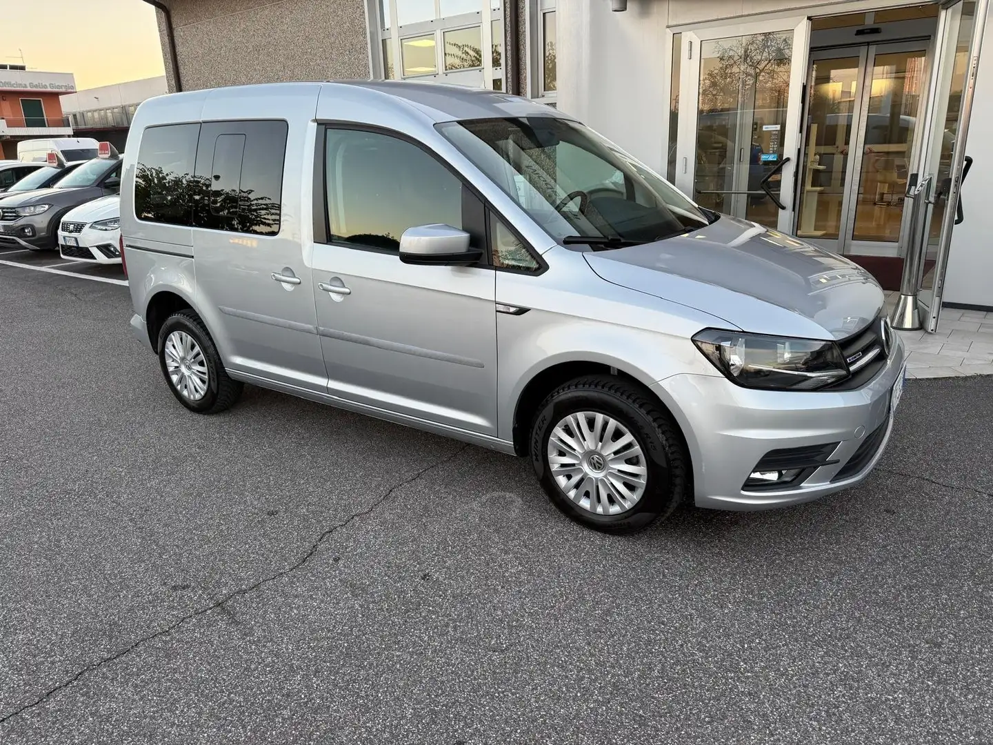 Volkswagen Caddy 1.4 Tgi 81 Kw Metano Zilver - 1