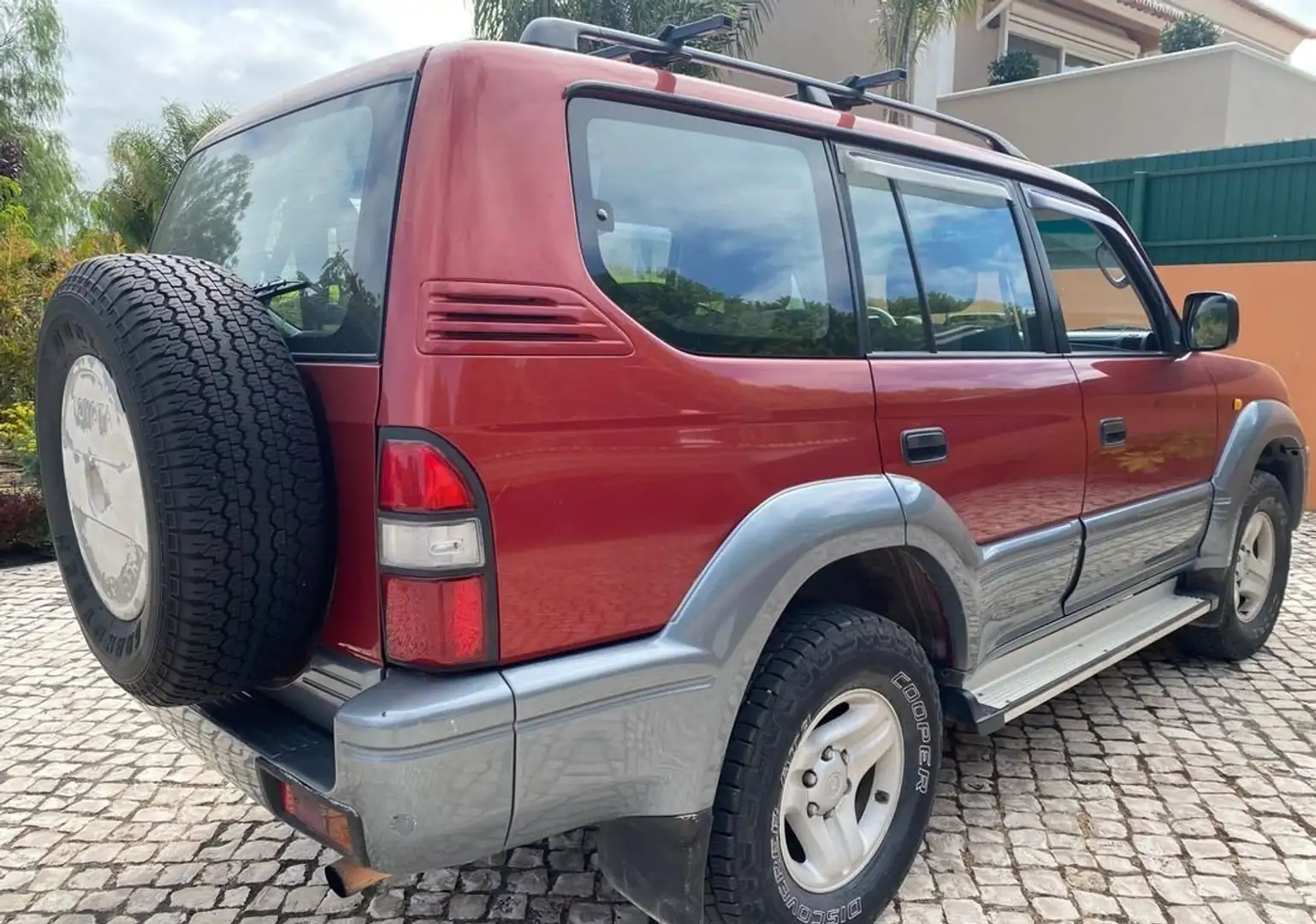 Toyota Land Cruiser - 2