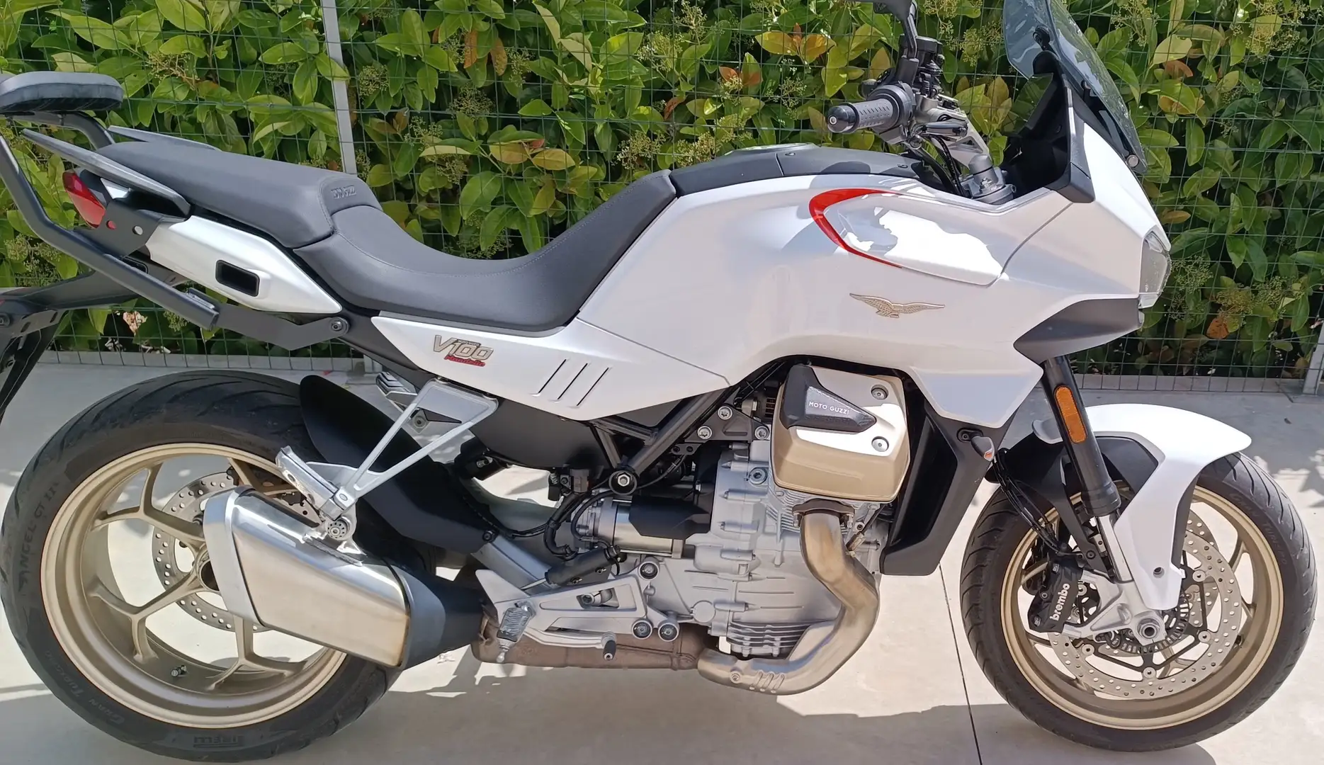 Moto Guzzi V 100 Mandello Biały - 2