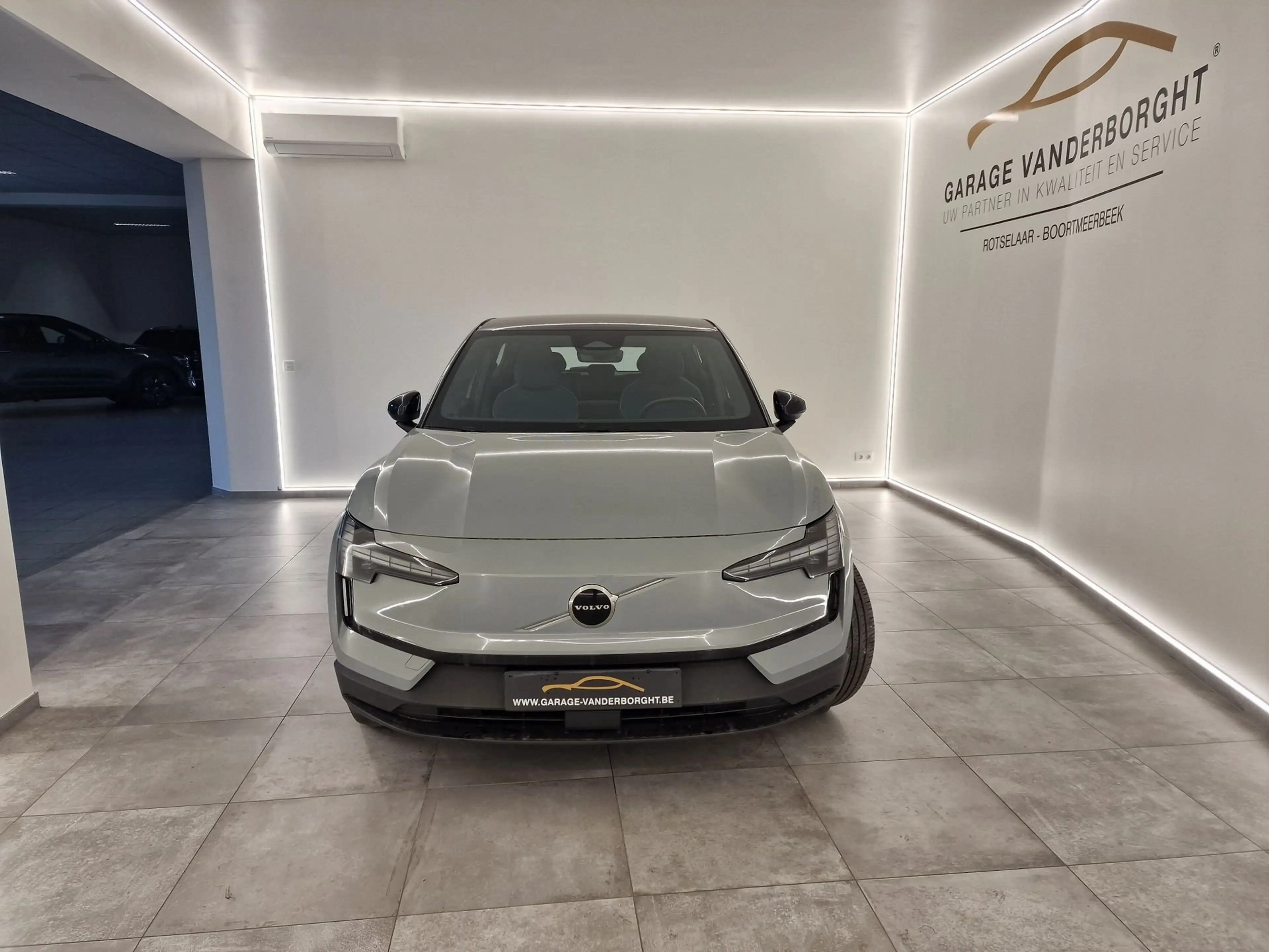 Volvo EX30 PLUS EXTENDED RANGE +TAL VAN OPTIES — photo 2