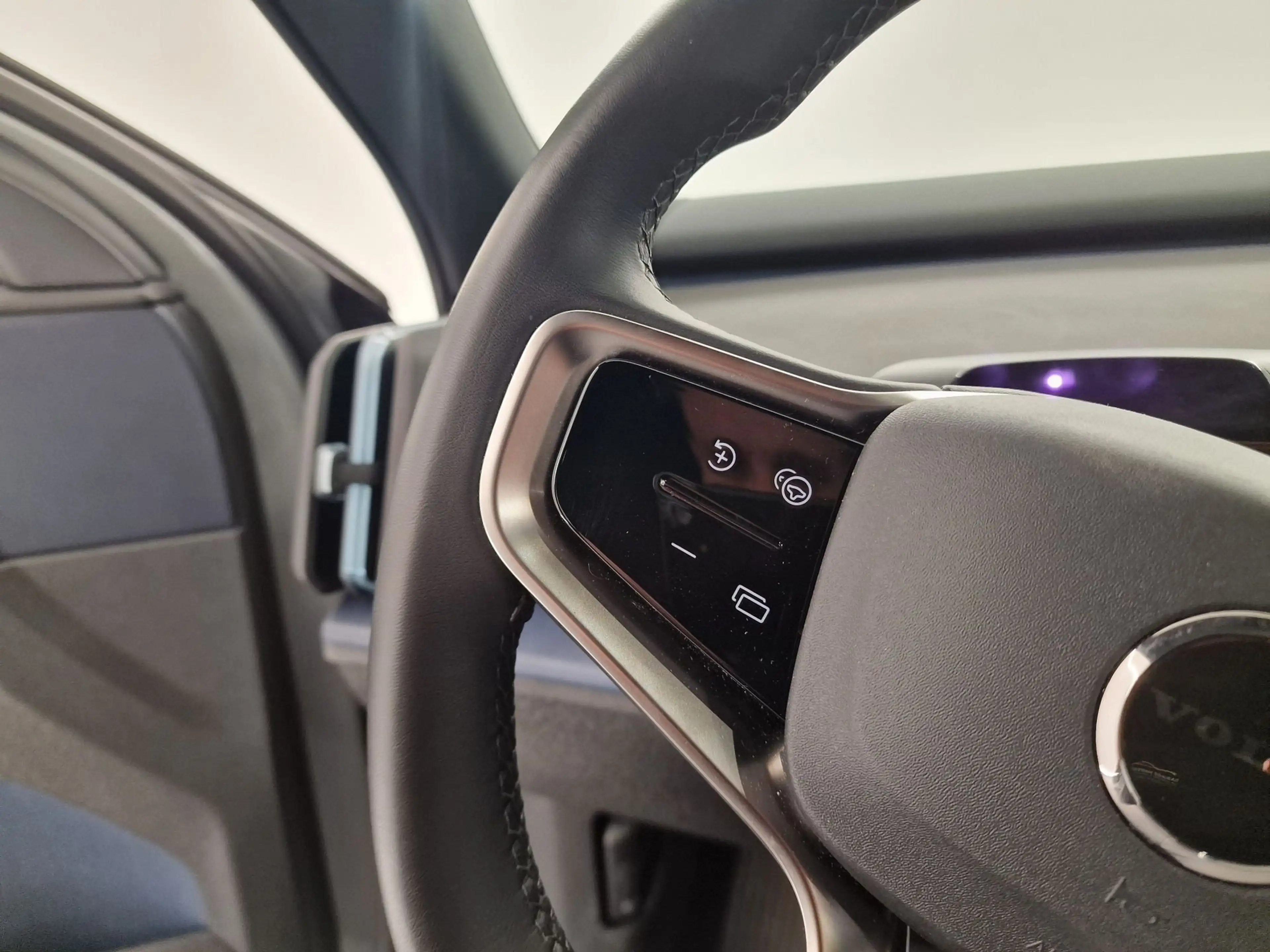 Volvo EX30 PLUS EXTENDED RANGE +TAL VAN OPTIES — photo 11