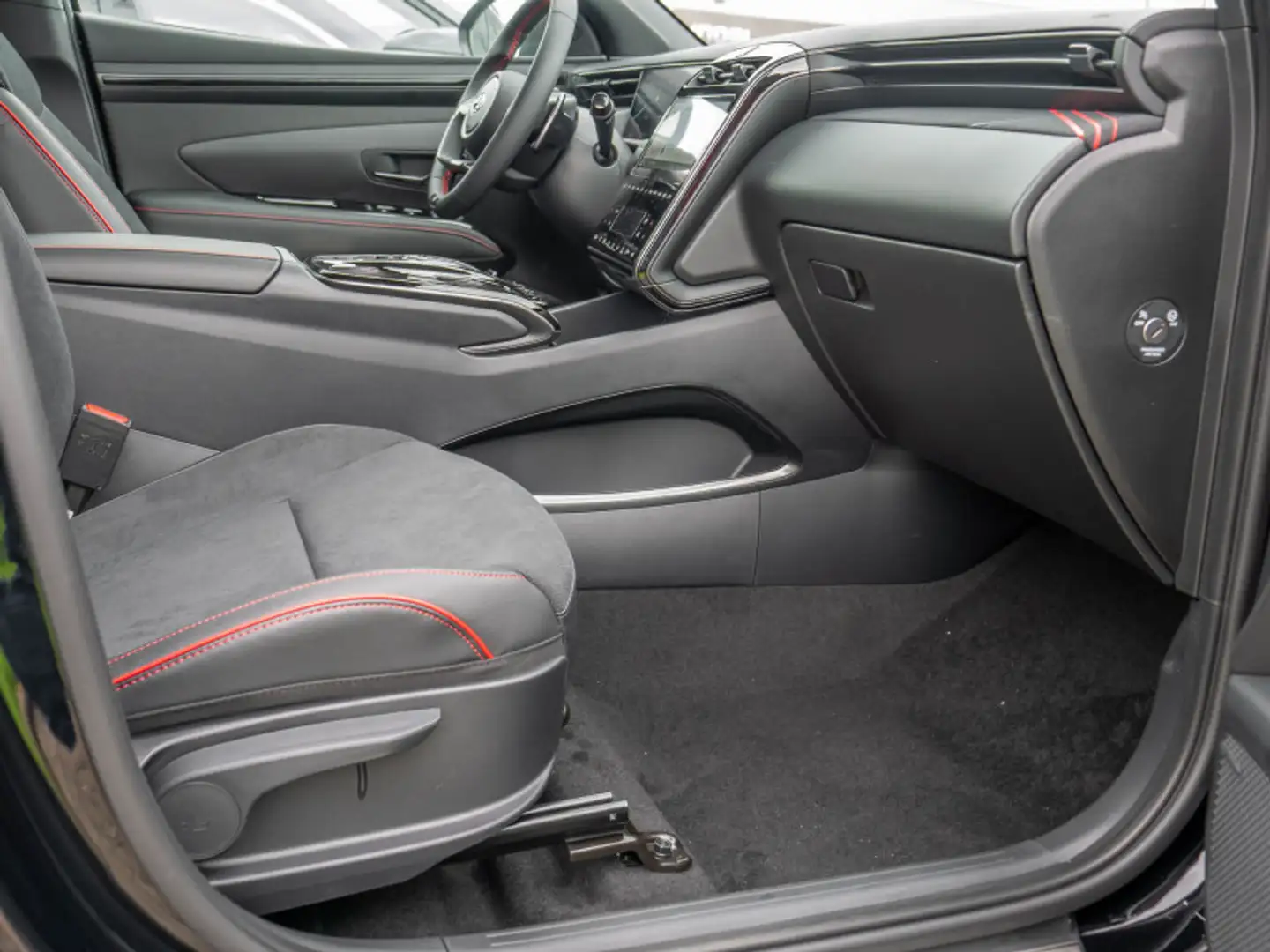 Hyundai TUCSON 1.6 CRDi 7-DCT, 4WD N Line, SUV Schwarz - 2