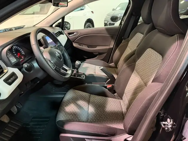 Renault Clio view 8