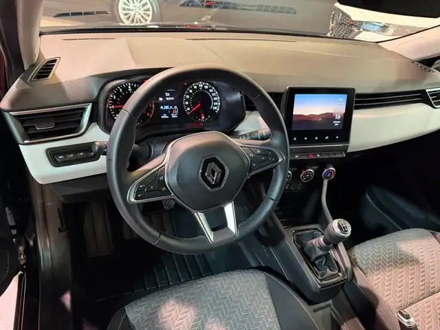 Renault Clio view 9