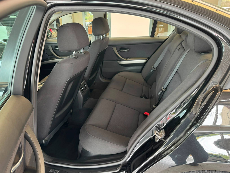 BMW 318 🟩2.0 ESSENCE 136CV - AUTOMATIQUE - GPS - AIRCO — photo 7