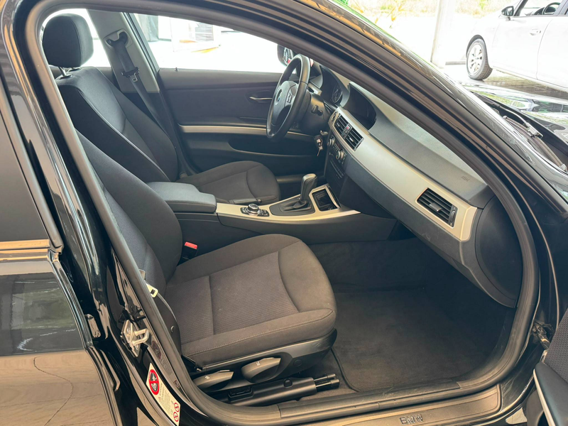 BMW 318 🟩2.0 ESSENCE 136CV - AUTOMATIQUE - GPS - AIRCO — photo 10