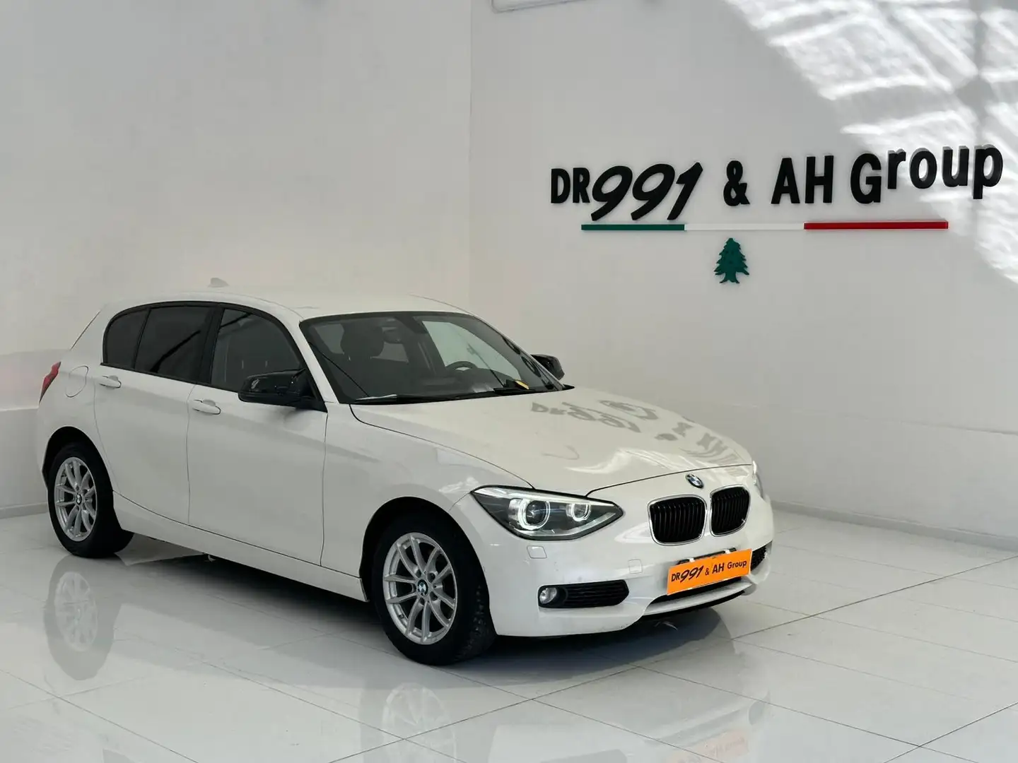 BMW 116 Serie 1 F/20-21 2011 116d 5p Unique Bianco - 1