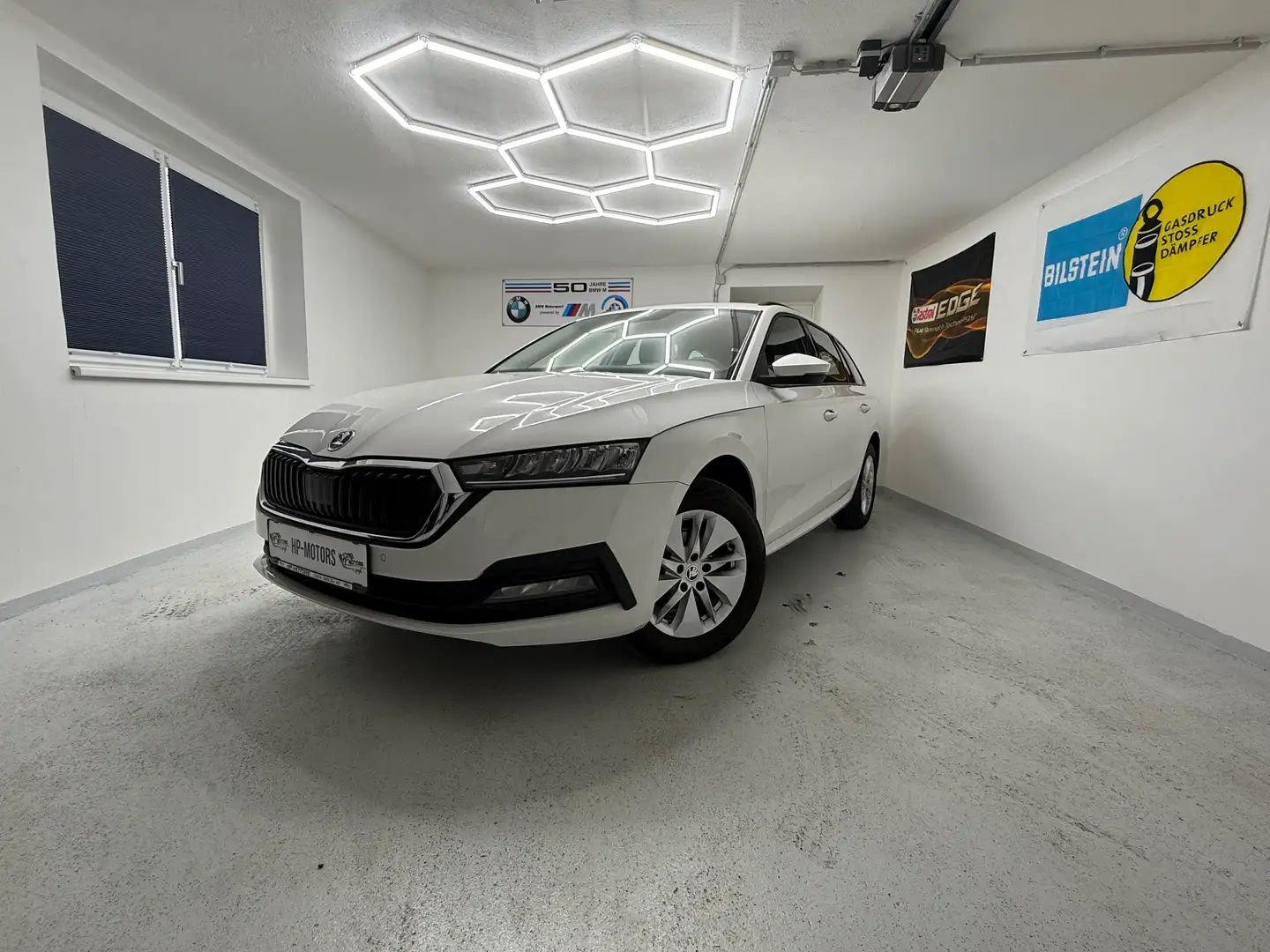 Skoda Octavia Ambition*Business*AHK*LED*ACC*Sitzheizung*Garantie Weiß - 1