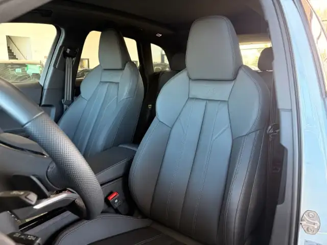 Audi Q5 view 10