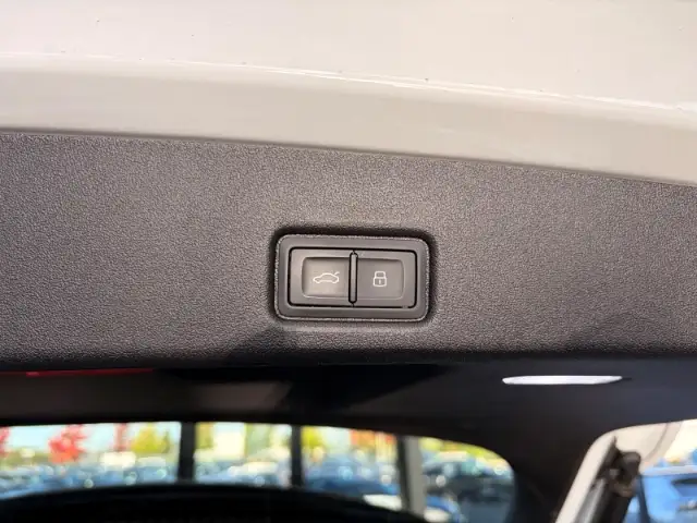 Audi Q5 view 16