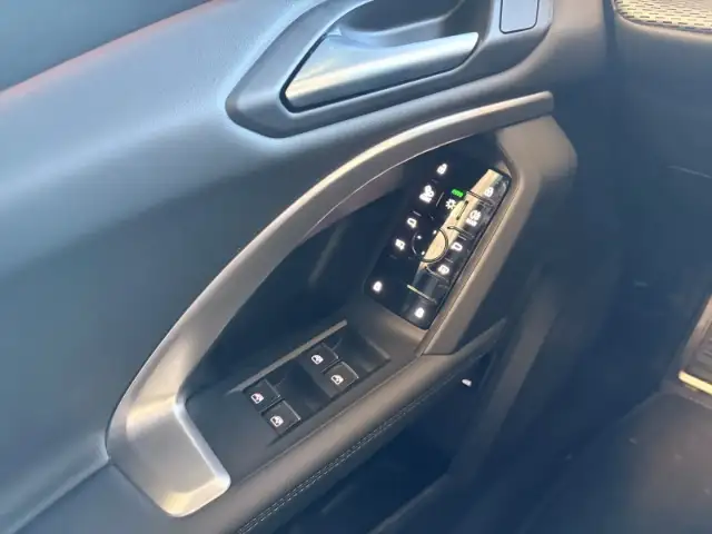 Audi Q5 view 24