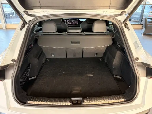 Audi Q5 view 13