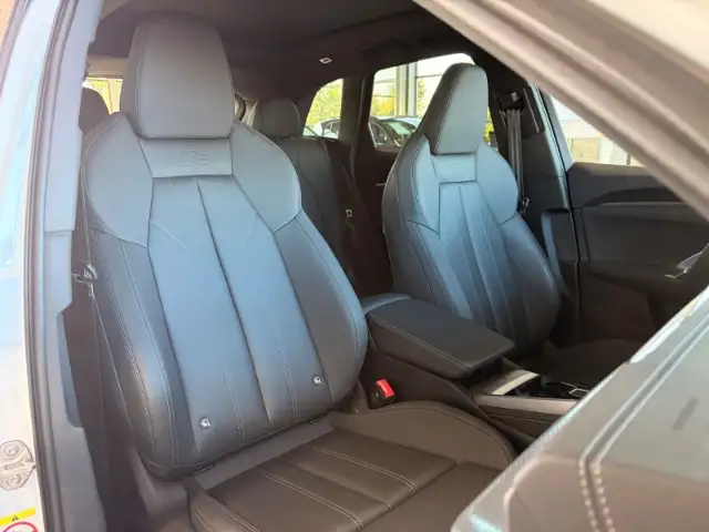 Audi Q5 view 18
