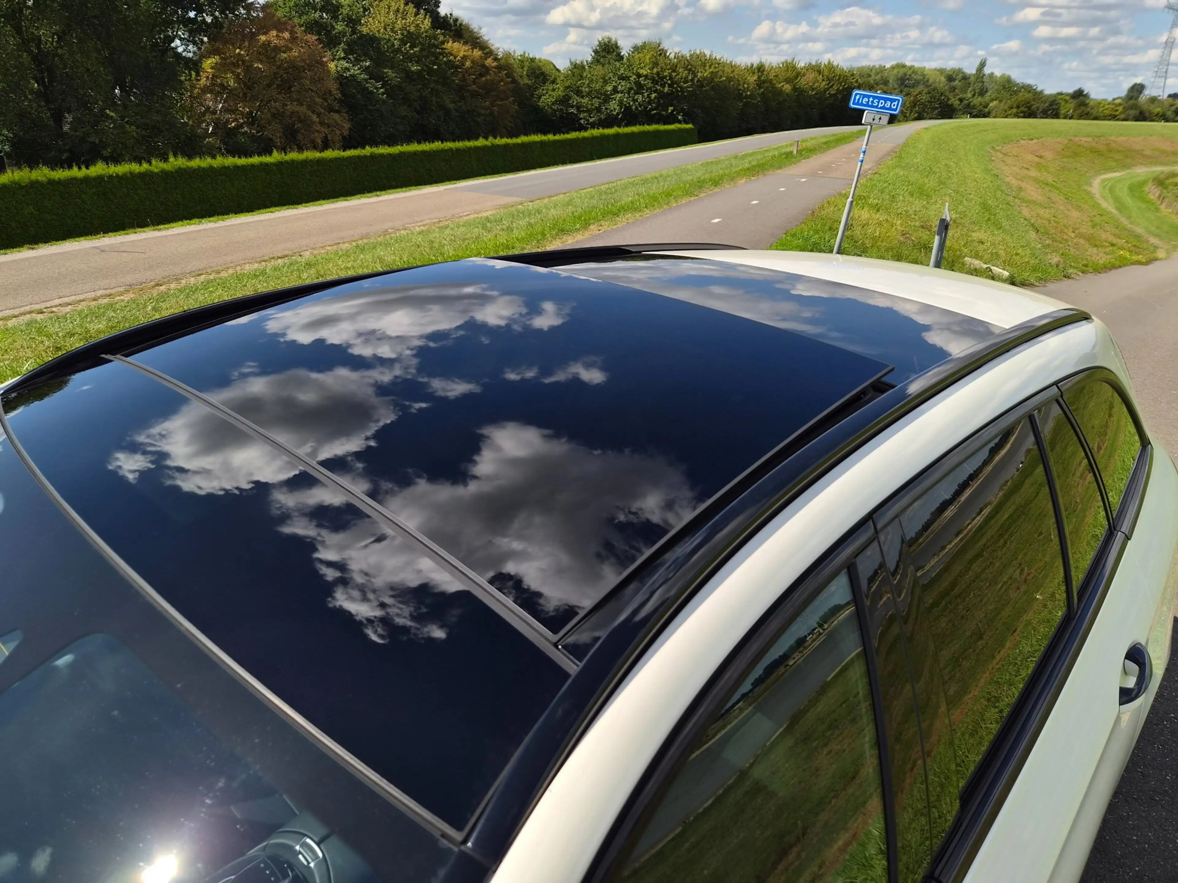 Mercedes-Benz E 400 Estate 4MATIC AMG | Full Option — photo 26