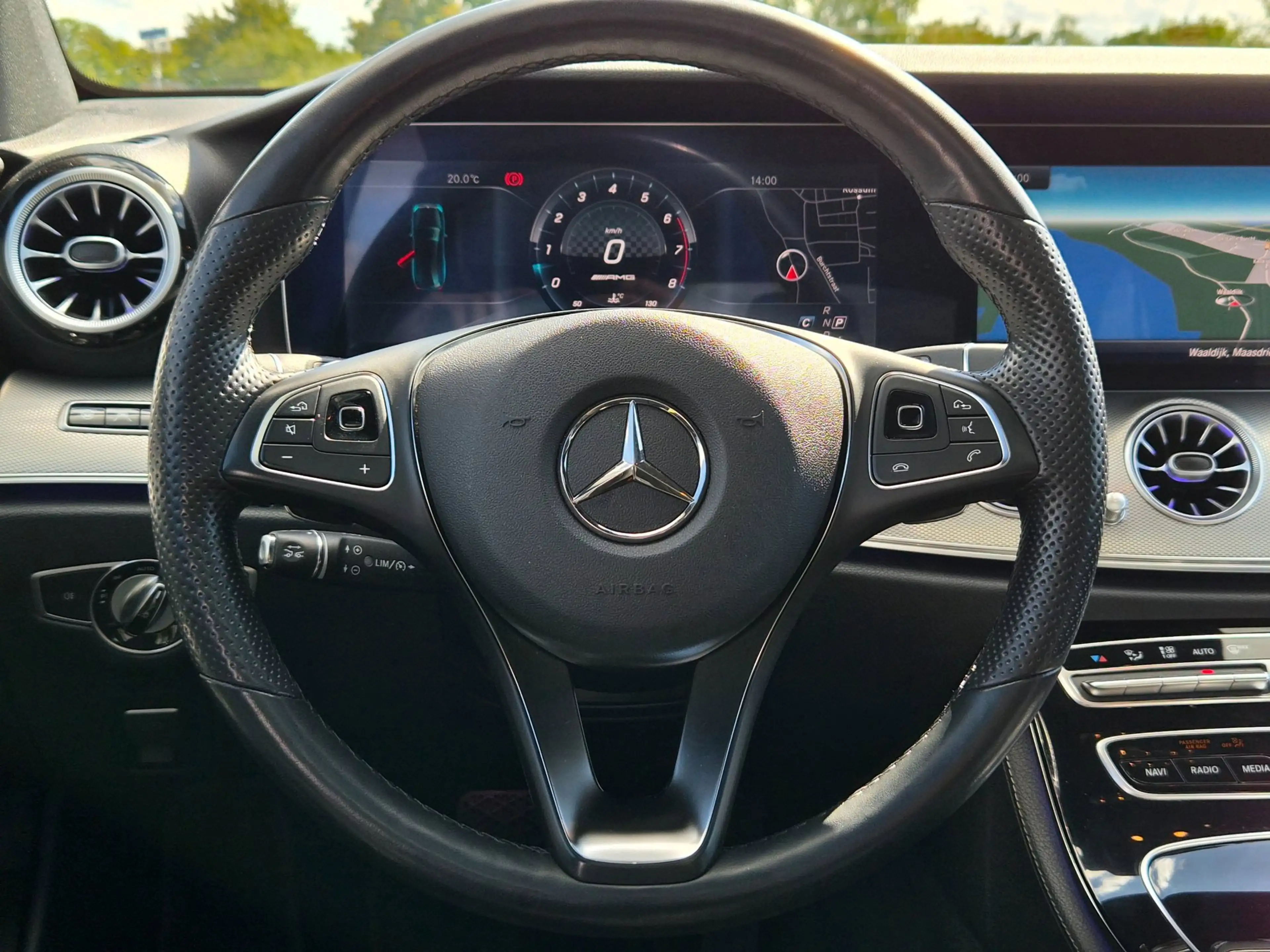 Mercedes-Benz E 400 Estate 4MATIC AMG | Full Option — photo 34