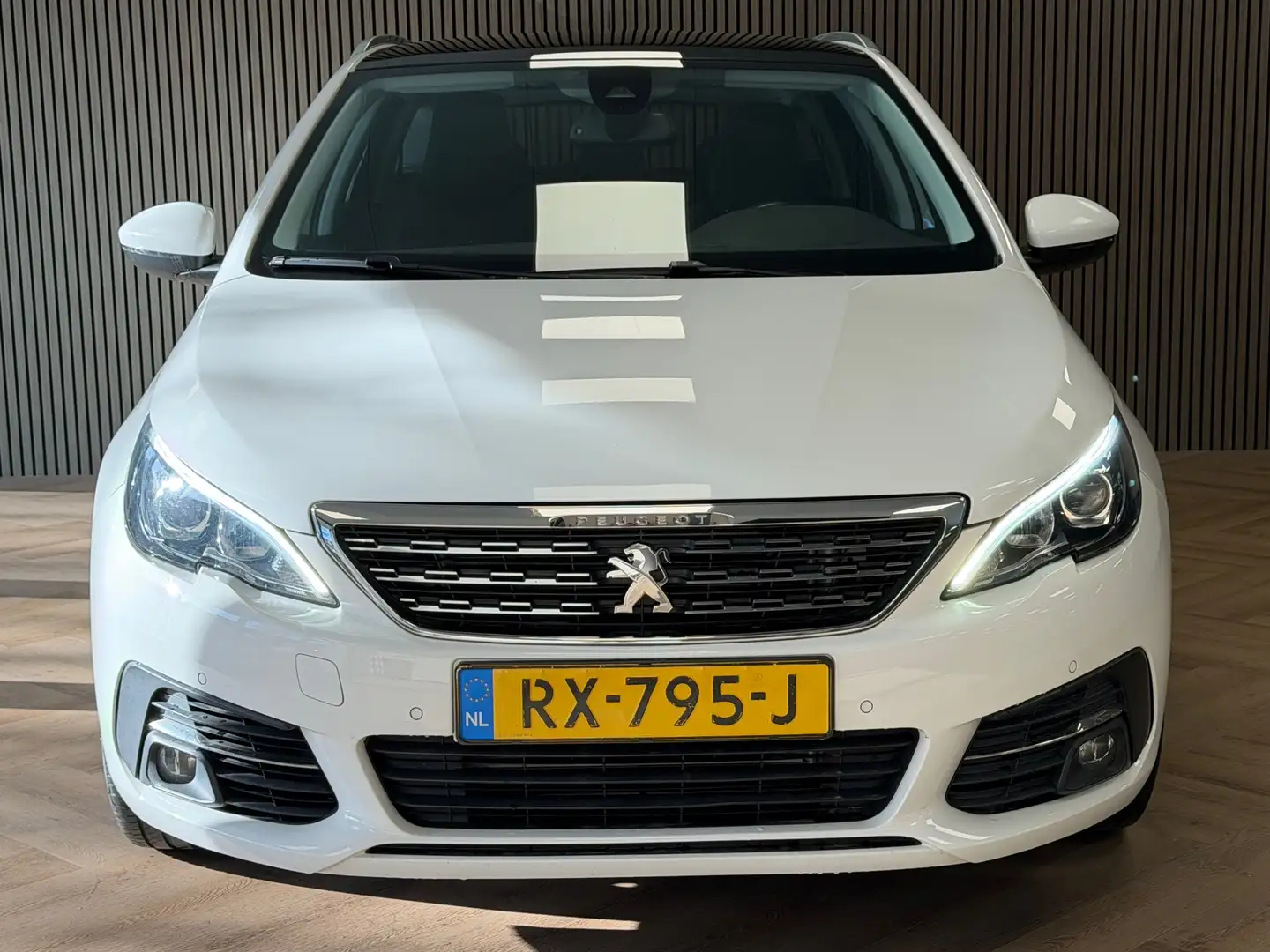 Peugeot 308 SW 1.2 PureTech Allure AUT. PANO TREKHAAK NAVI PAR Alb - 2