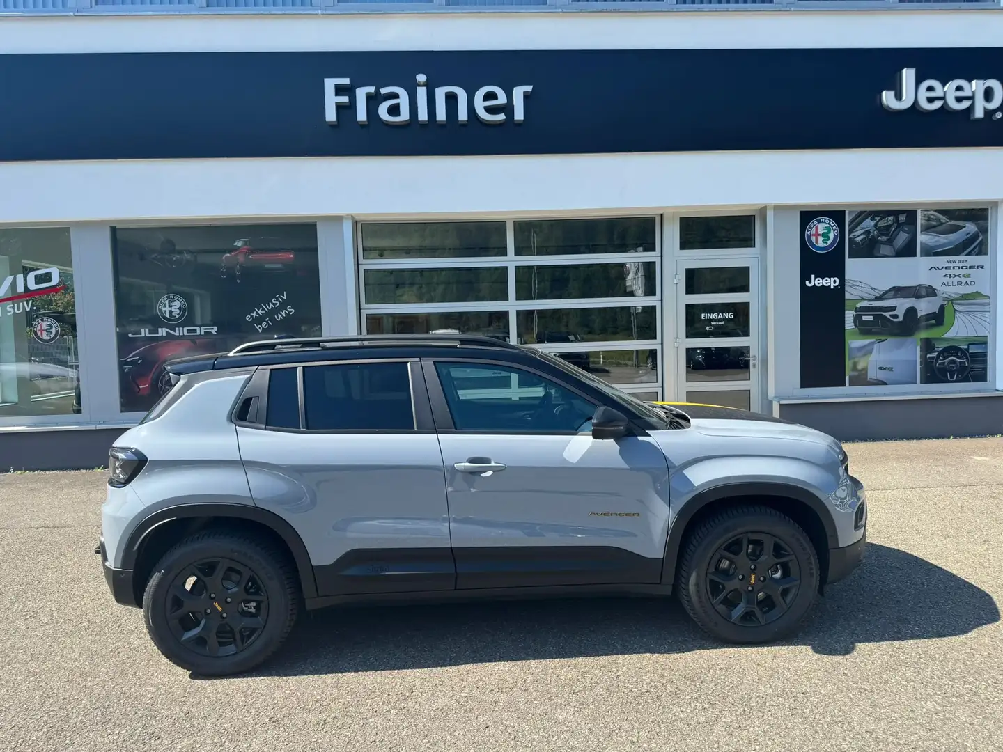 Jeep Avenger 1.2 T3 e-Hybrid 4xe The North Face 145PS Grau - 2