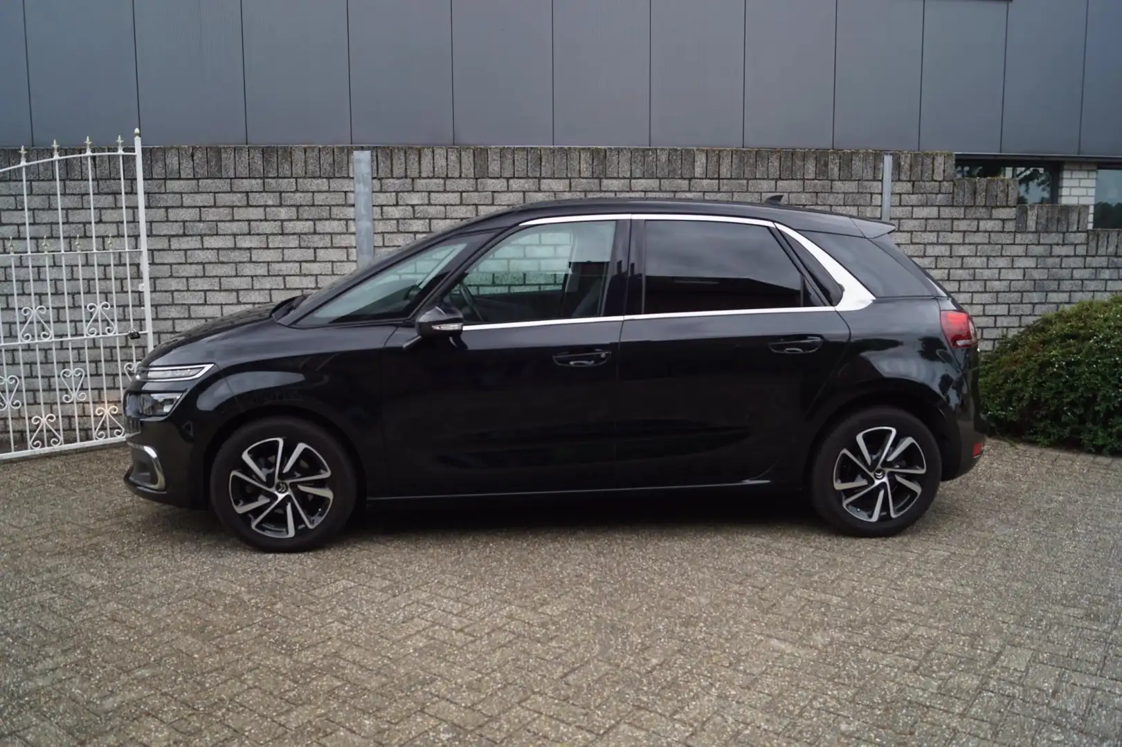 Citroen C4 Picasso 1.2 PureTech Feel Navi Camera Apple Carplay Clima Zwart - 2