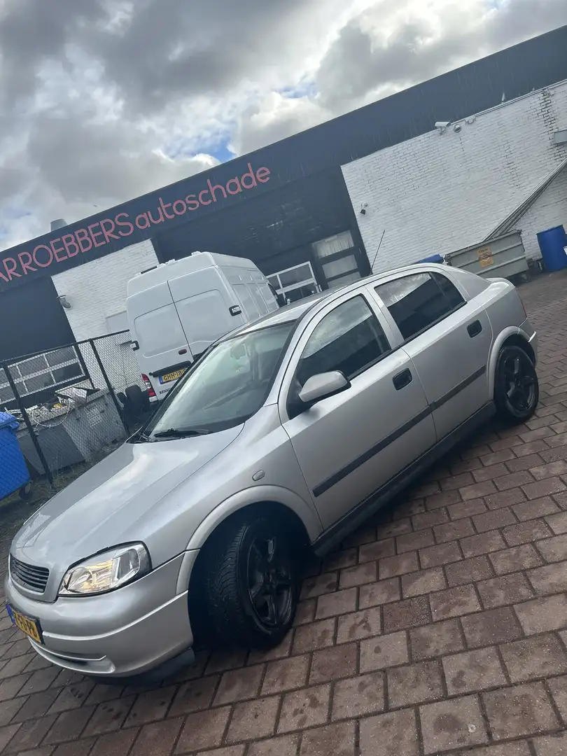 Opel Astra 1.6 GL AUTOMAAT Grijs - 1