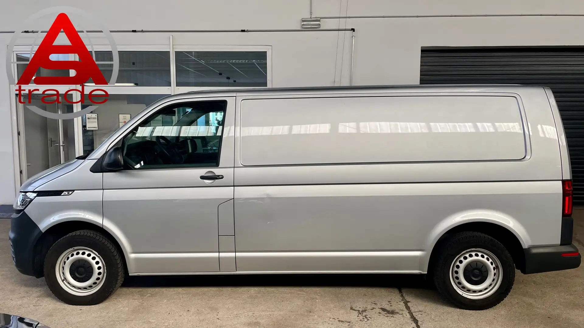 Volkswagen T6.1 Transporter 2,0 TDI*lang*DSG*Navi* Grau - 1