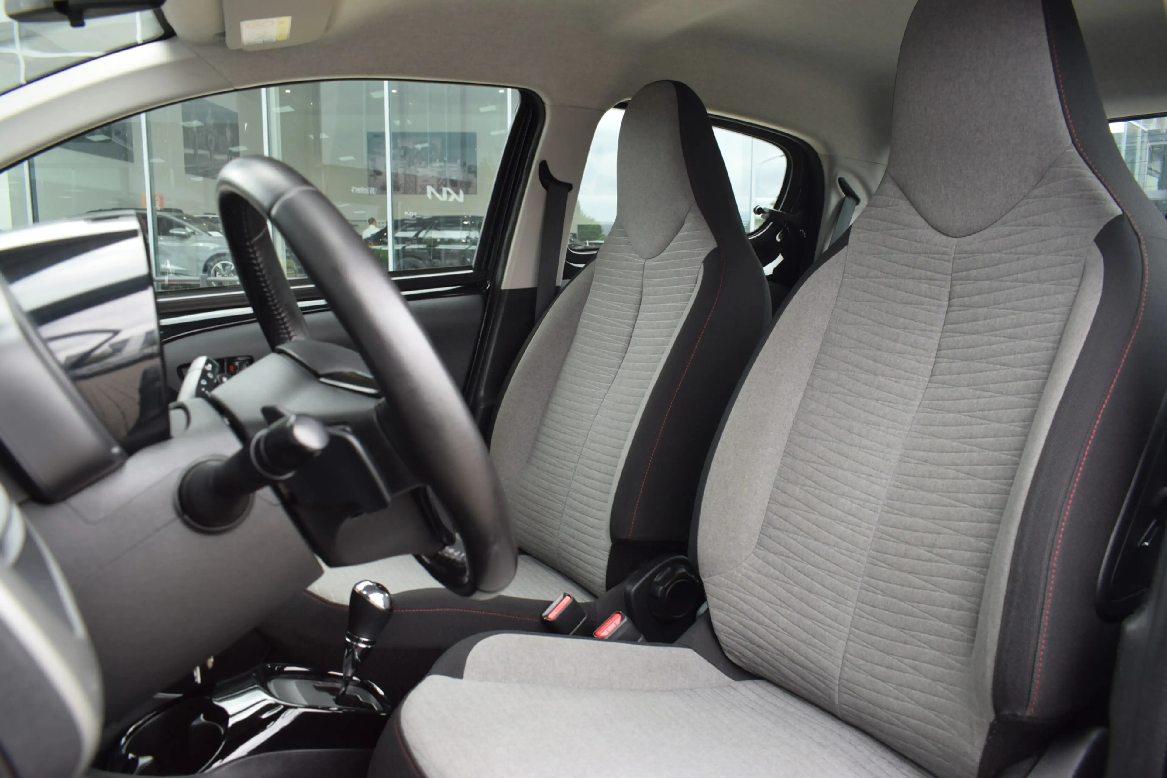 Citroen C1 1.0 VTi Shine Automaat | Carplay | Airco | Camera — photo 8